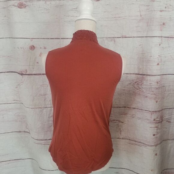 Sundance Everyday Essence Smocked Sleeveless Top Size XS - Picture 3 of 7